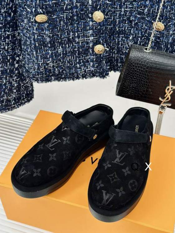 Picture of Louis Vuitton Shoes _SKULVsz35-40XC010112784